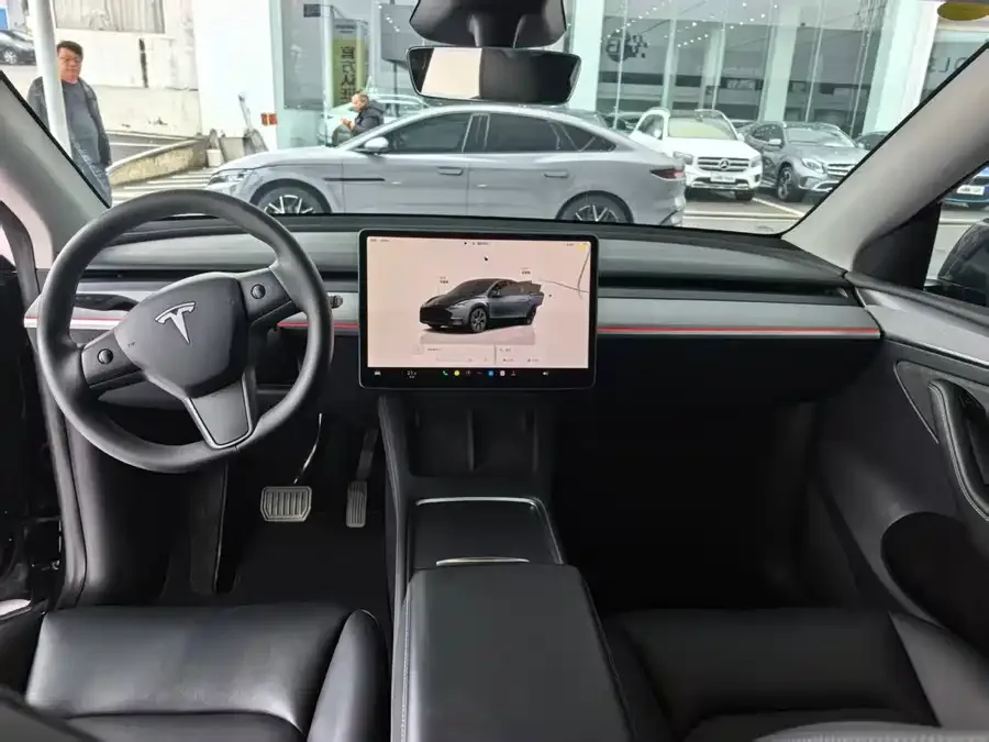Tesla Model Y Model Y 2024 rear-wheel drive version 2024 — миниатюра 2