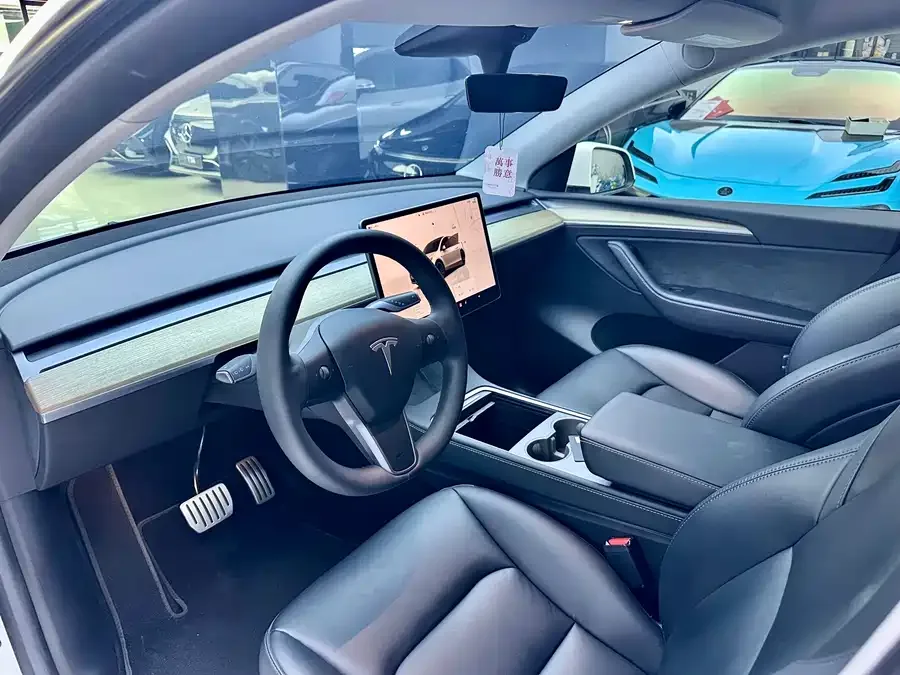 Tesla Model Y Model Y 2022 Performance All-Wheel Drive Edition 2023 — миниатюра 2