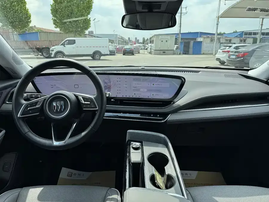 Buick E5 2025 620KM Premium Edition 2025 — миниатюра 3