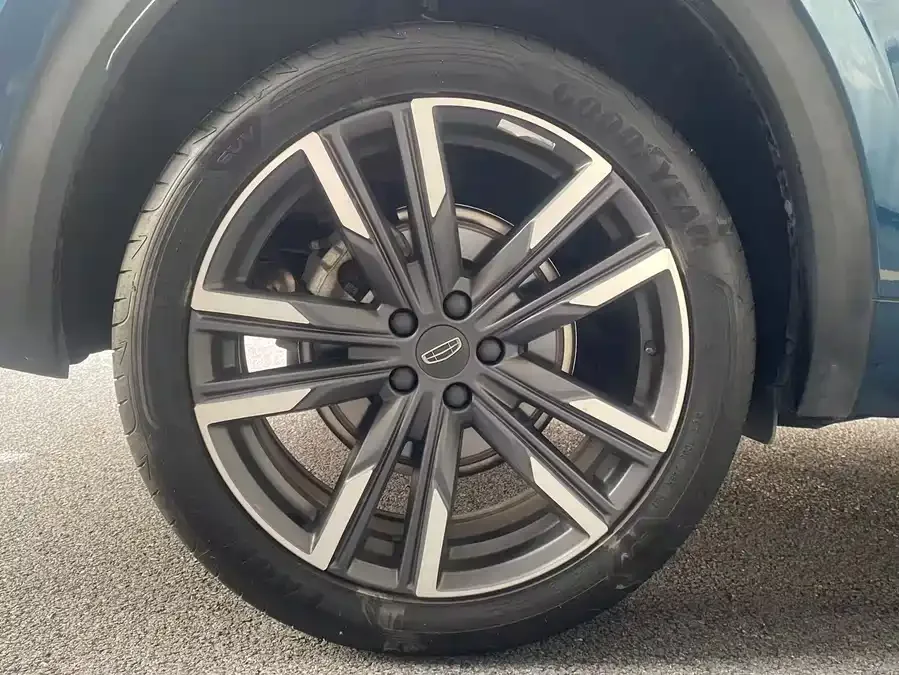Geely Monjaro Xingyue L 2024 2.0TD High Power Automatic 2WD Yunqi Edition 2024 — миниатюра 3