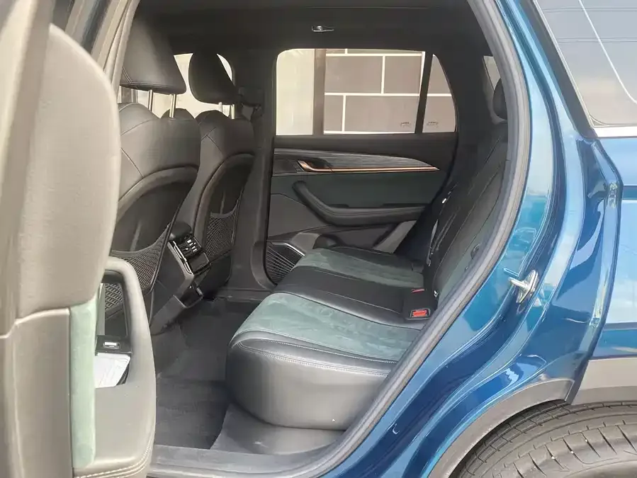 Geely Monjaro Xingyue L 2024 2.0TD High Power Automatic 2WD Yunqi Edition 2024 — миниатюра 4