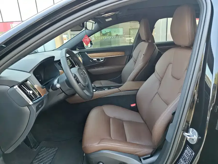 Volvo S90 2024 B5 Luxury Edition 2024 — миниатюра 2