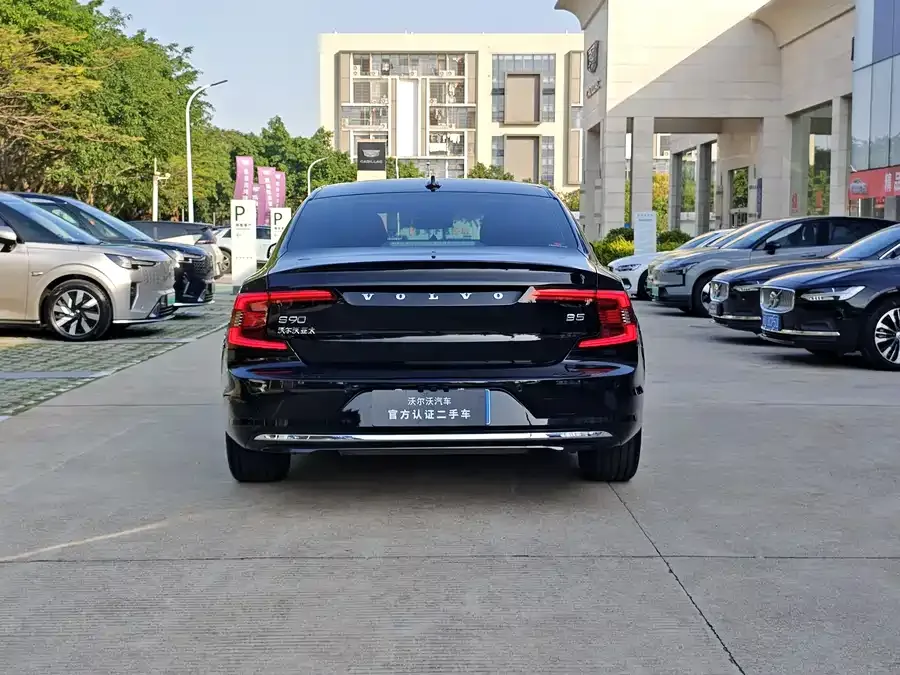 Volvo S90 2024 B5 Luxury Edition 2024 — миниатюра 3