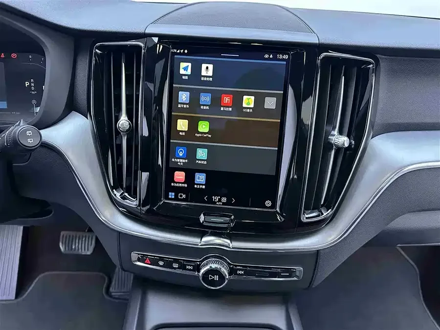 Volvo XC60 2022 B5 4WD Zhiyi Luxury Edition 2022 — миниатюра 4