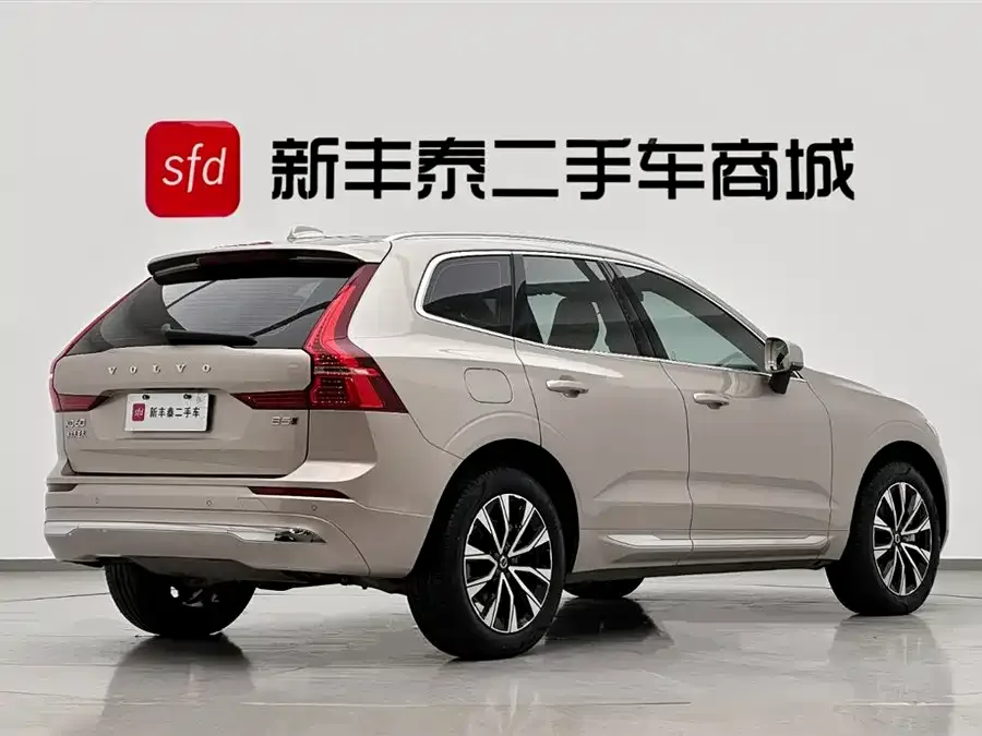 Volvo XC60 2025 B5 4WD Zhiyuan Luxury Edition 2025 — миниатюра 2