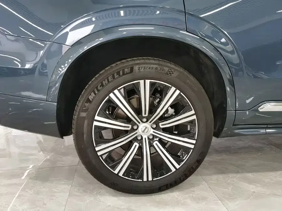 Volvo XC90 2024 B6 Zhiyi Luxury Edition 7 Seaters 2024 — миниатюра 2