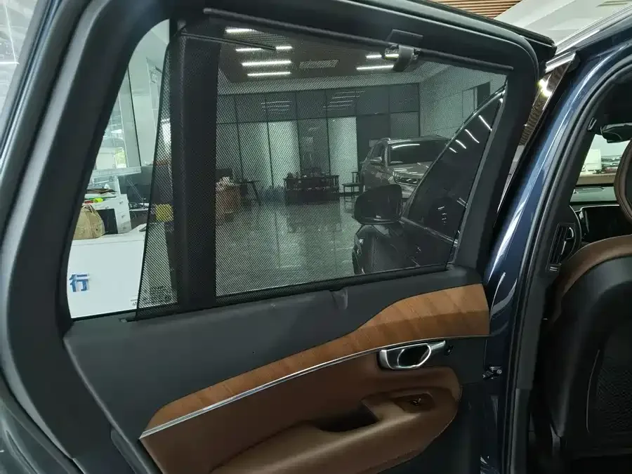 Volvo XC90 2024 B6 Zhiyi Luxury Edition 7 Seaters 2024 — миниатюра 5