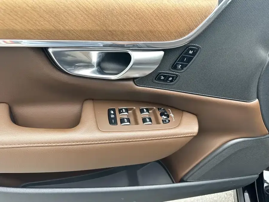 Volvo S90 plug-in hybrid 2024 plug-in hybrid four-wheel drive long-range Zhiyi luxury version 2024 — миниатюра 4
