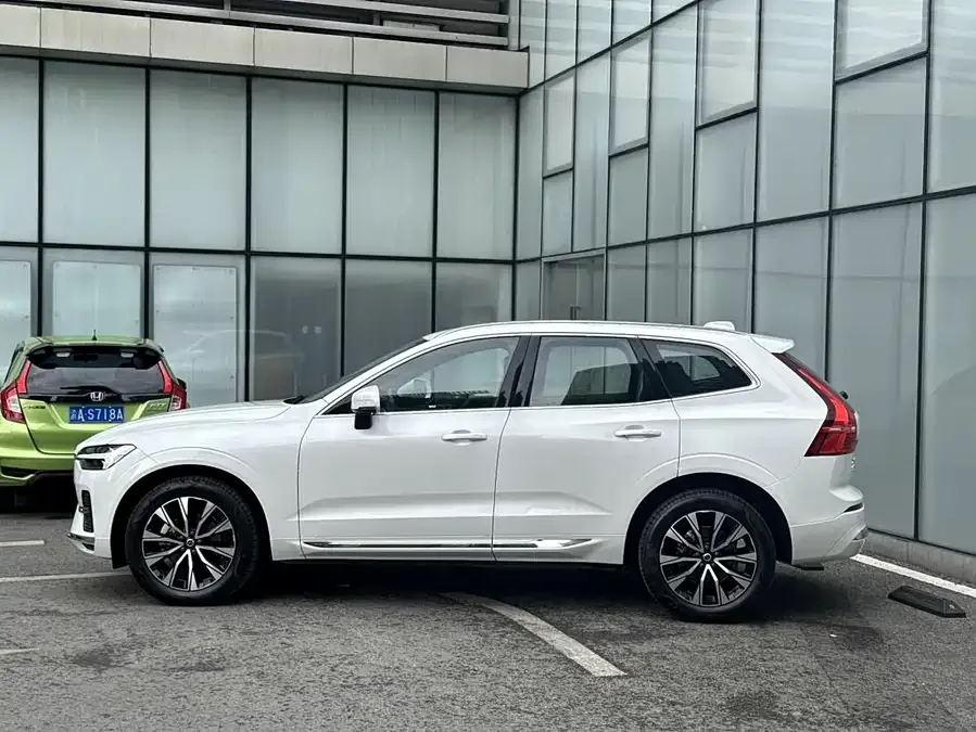 Volvo XC60 2024 B5 4WD Zhiyuan Luxury Edition 2024 — миниатюра 2