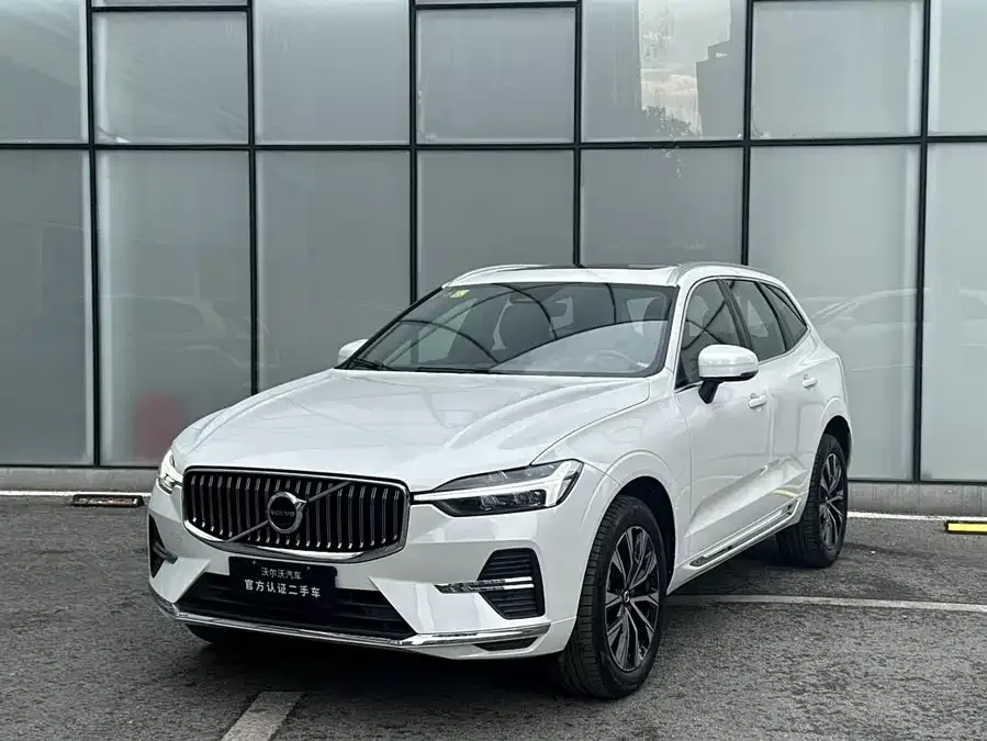 Volvo XC60 2024 B5 4WD Zhiyuan Luxury Edition 2024 — фото 1, купить с доставкой в Москву