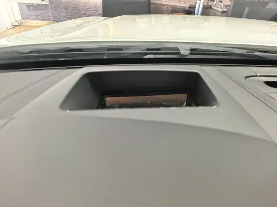 Volvo V90 2024 Cross Country B5 AWD Smart Edition 2024 — миниатюра 3