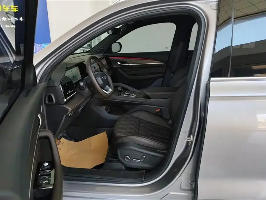 Geely Monjaro Xingyue L 2025 2.0TD Automatic Cloud Edition 2025 — миниатюра 3