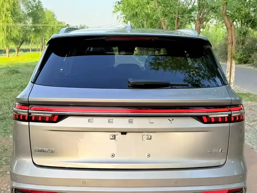 Geely Monjaro Xingyue L 2025 Dongfangyao 2.0TD Automatic Star-gazing Edition 2025 — миниатюра 5