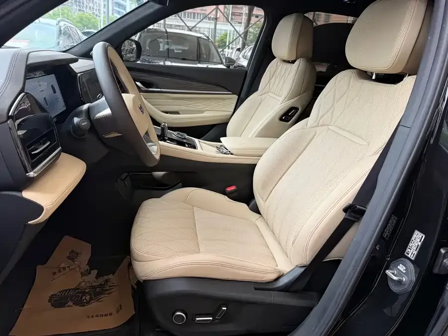 Geely Monjaro Xingyue L 2025 Dongfangyao 2.0TD Automatic Star-gazing Edition 2025 — миниатюра 3