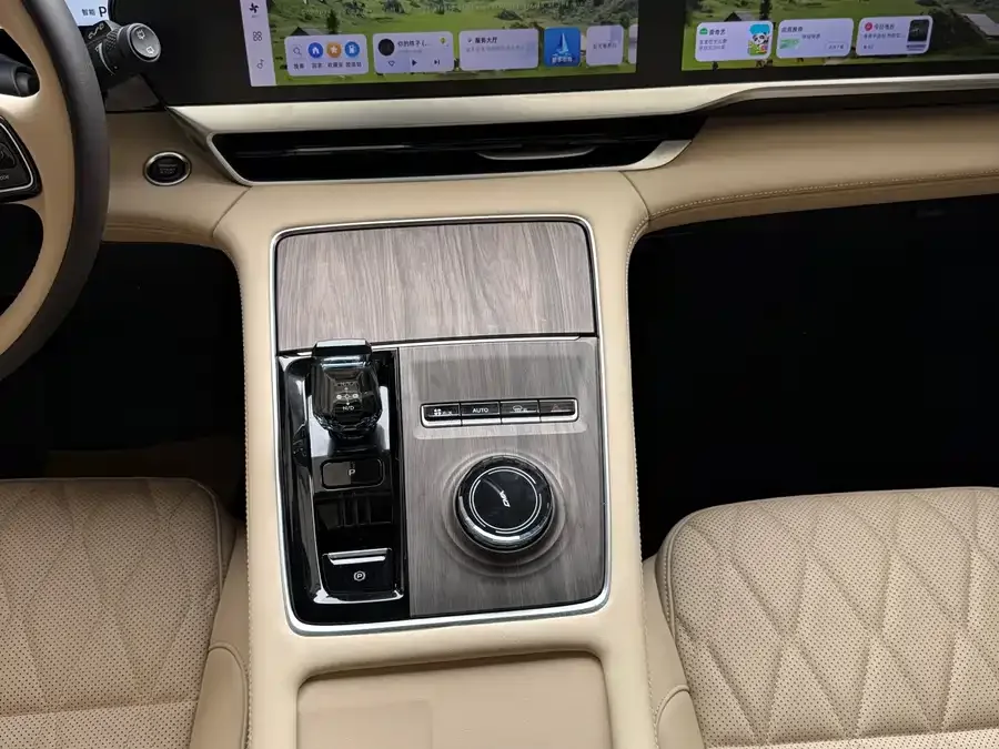 Geely Monjaro Xingyue L 2025 Dongfangyao 2.0TD Automatic Star-gazing Edition 2025 — миниатюра 4