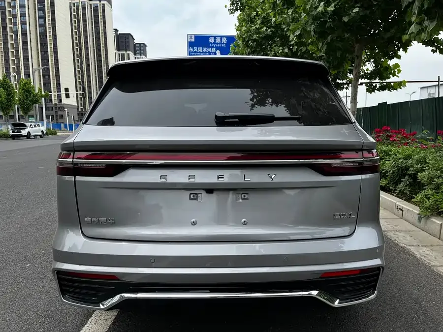 Geely Monjaro Xingyue L 2025 Dongfangyao 2.0TD Automatic Star-gazing Edition 2025 — миниатюра 5