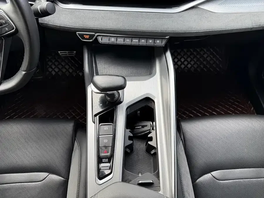 Geely Xingrui Xingrui 2023 2.0TD only available in green version 2022 — миниатюра 3