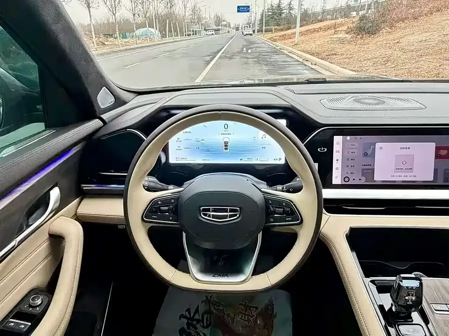 Geely Monjaro Xingyue L 2025 Dongfang Yao 2.0TD Automatic Current Edition 2025 — миниатюра 4