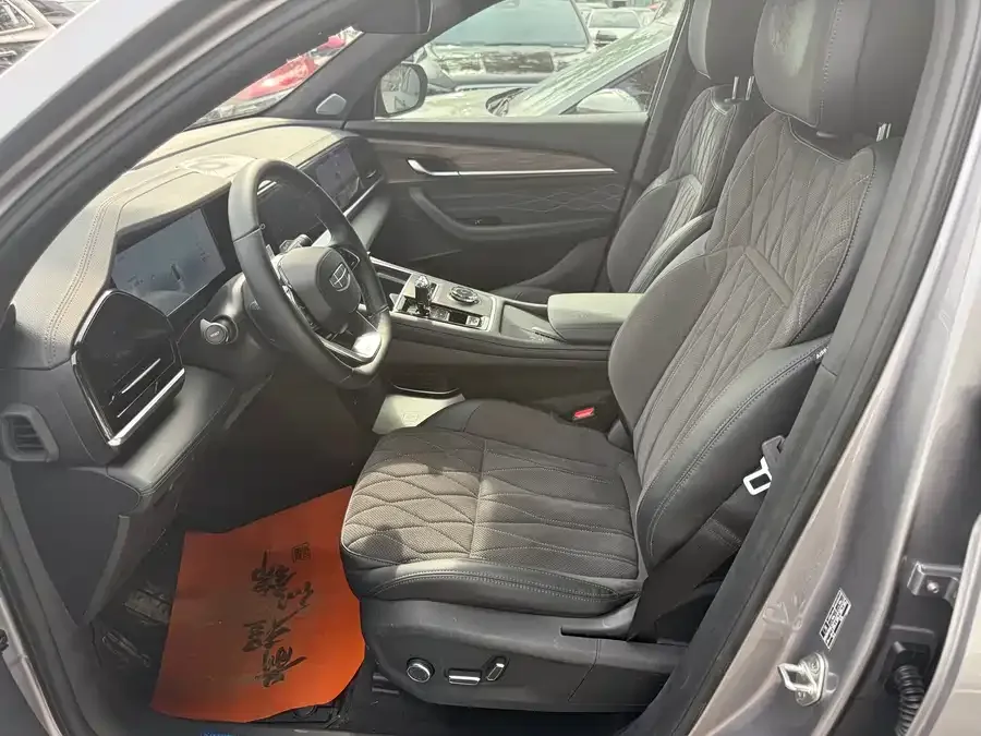 Geely Monjaro Xingyue L 2025 2.0TD Automatic Cloud Edition 2025 — миниатюра 4