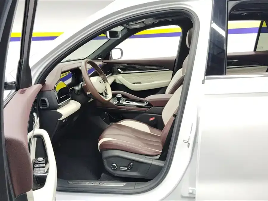 Geely Monjaro Xingyue L 2021 2.0TD DCT EVO 2WD Smart Edition 2023 — миниатюра 3