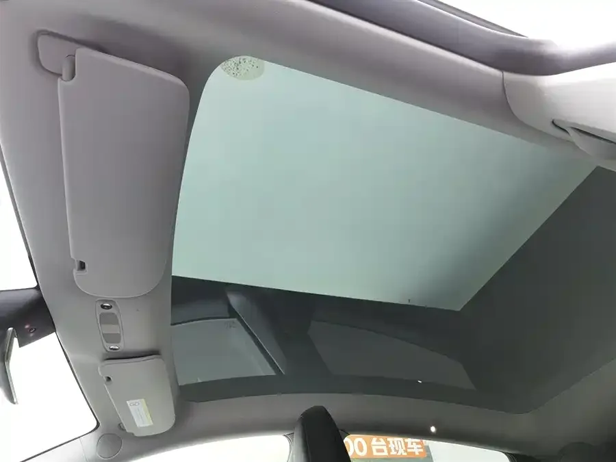 Tesla Model Y Model Y 2024 rear-wheel drive version 2025 — миниатюра 4