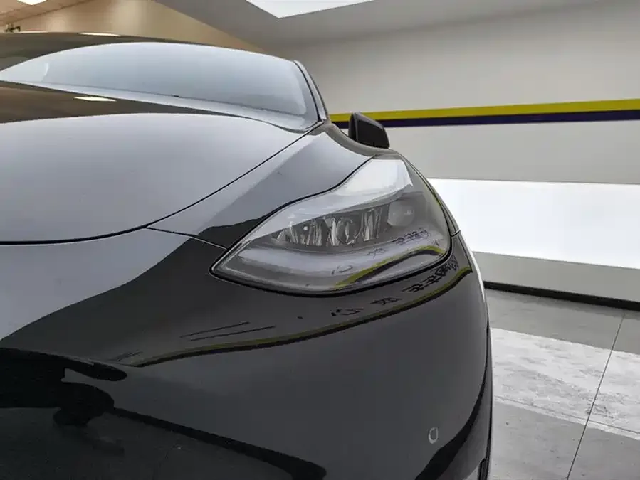 Tesla Model Y Model Y 2022 facelift long-range all-wheel drive version 2023 — миниатюра 5