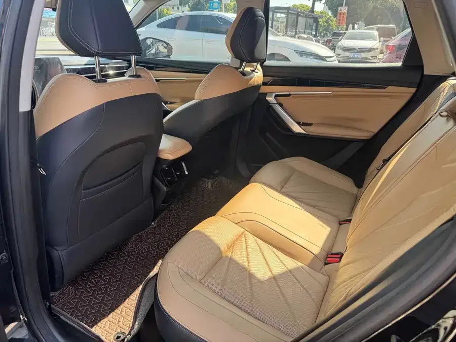 Geely Atlas L Boyue L 2023 1.5TD DCT Premium Edition 2023 — миниатюра 3