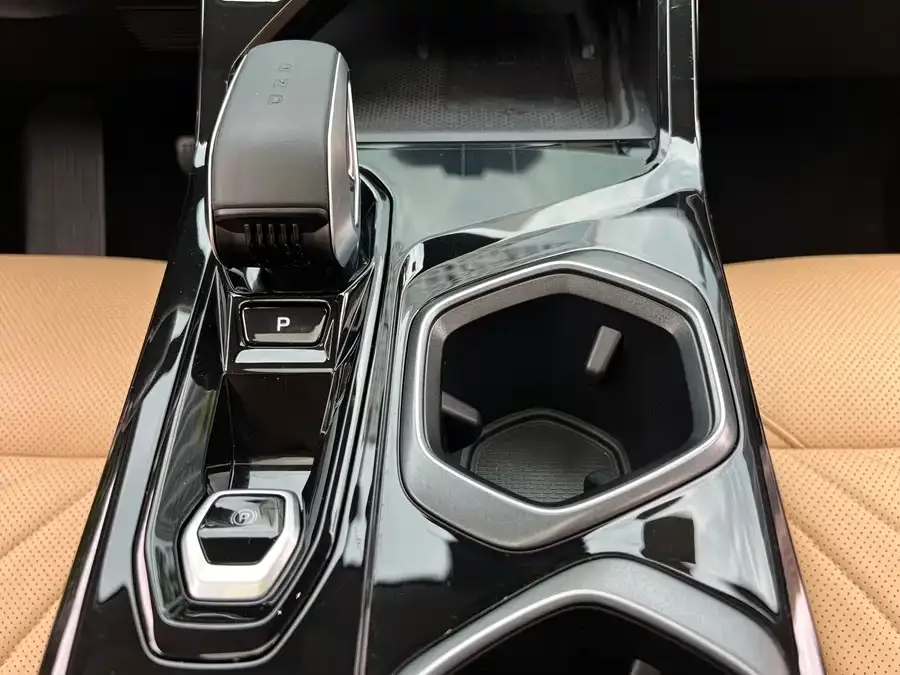 Geely Atlas L Boyue L 2023 1.5TD DCT Premium Edition 2023 — миниатюра 5
