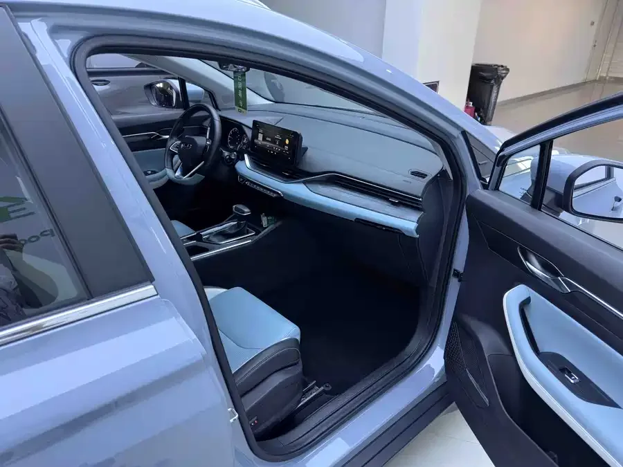 Geely Emgrand S Emgrand S 2022 1.4T CVT Crossover Player Edition 2022 — миниатюра 4
