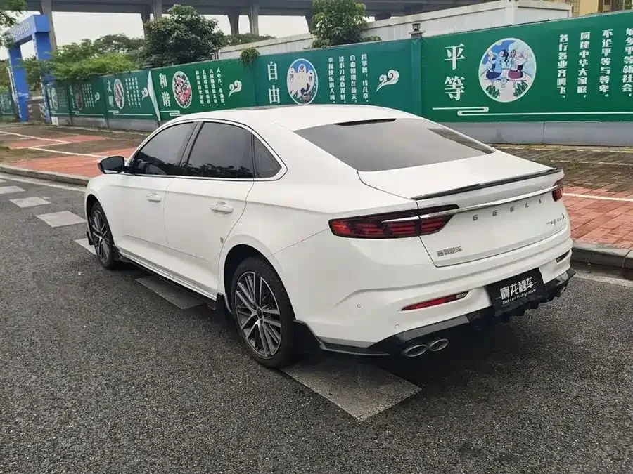 Geely Xingrui Xingrui 2023 2.0TD only available in green version 2022 — миниатюра 2