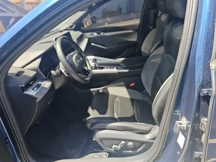 Geely Xingrui Xingrui 2023 2.0TD only available in green version 2022 — миниатюра 3