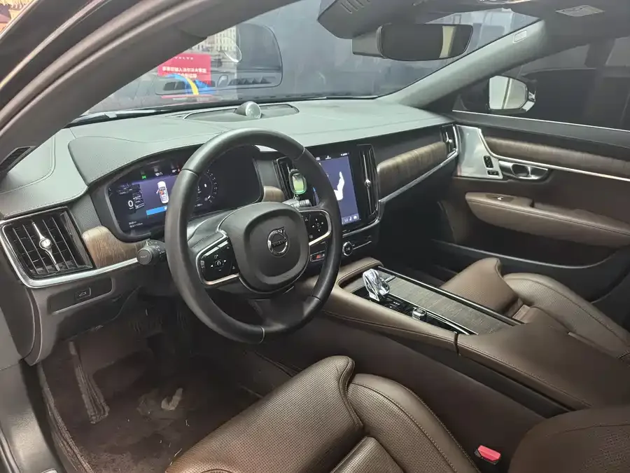 Volvo S90 2025 B5 Smart Luxury Edition 2024 — миниатюра 2
