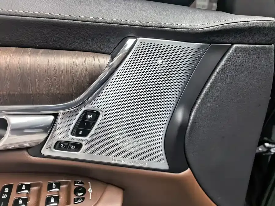Volvo S90 2025 B5 Smart Luxury Edition 2024 — миниатюра 3