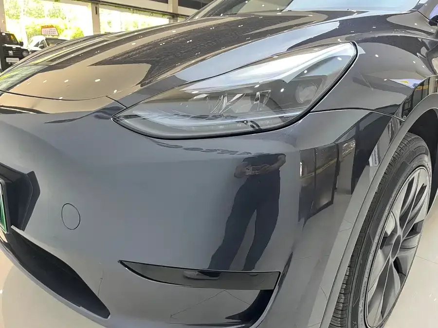 Tesla Model Y Model Y 2024 rear-wheel drive version 2024 — миниатюра 3