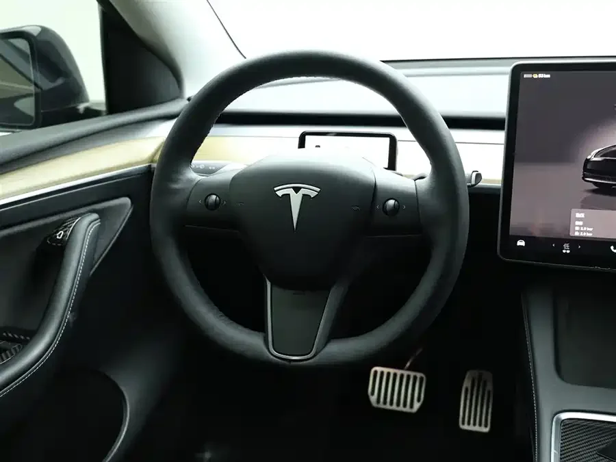 Tesla Model Y Model Y 2022 facelift long-range all-wheel drive version 2023 — миниатюра 5