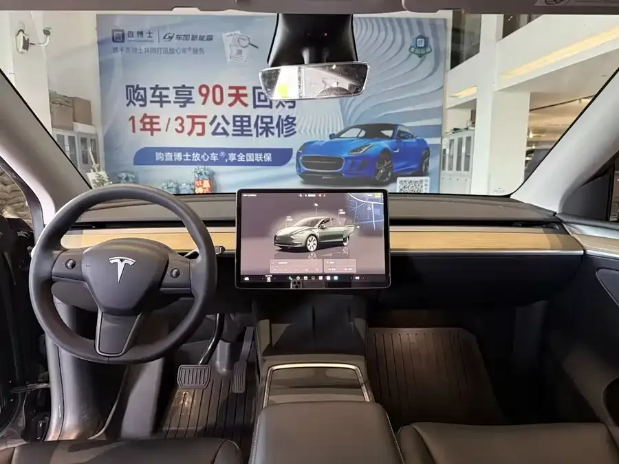 Tesla Model Y Model Y 2022 facelift rear-wheel drive version 2023 — миниатюра 4