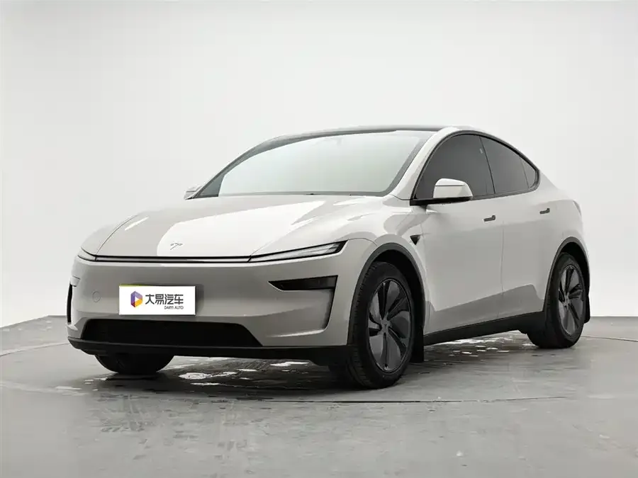 Tesla Model Y 2025