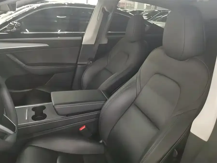 Tesla Model Y Model Y 2024 rear-wheel drive version 2024 — миниатюра 3