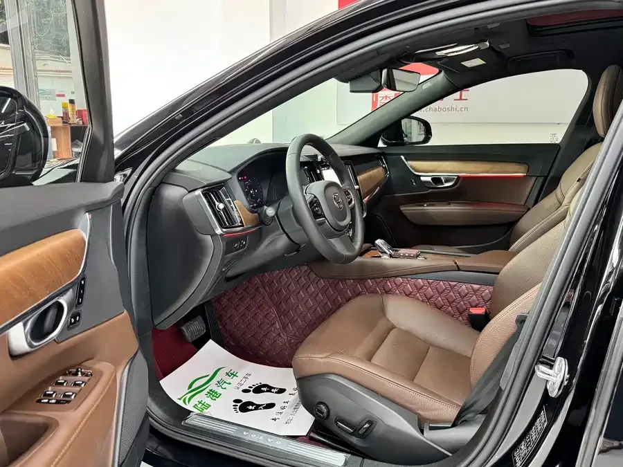 Volvo S90 2024 B5 Luxury Edition 2024 — миниатюра 2