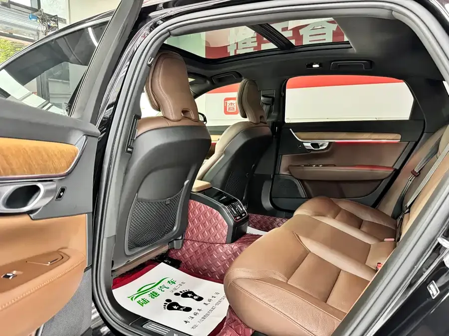 Volvo S90 2024 B5 Luxury Edition 2024 — миниатюра 3