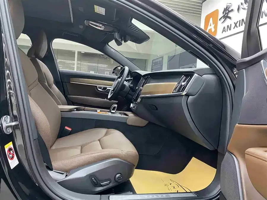 Volvo S90 2025 B5 Zhiyi Luxury Edition 2025 — миниатюра 5