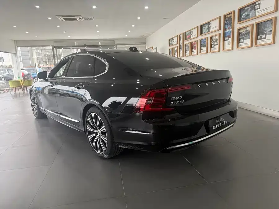 Volvo S90 2023 B5 Smart Luxury Edition 2022 — миниатюра 2