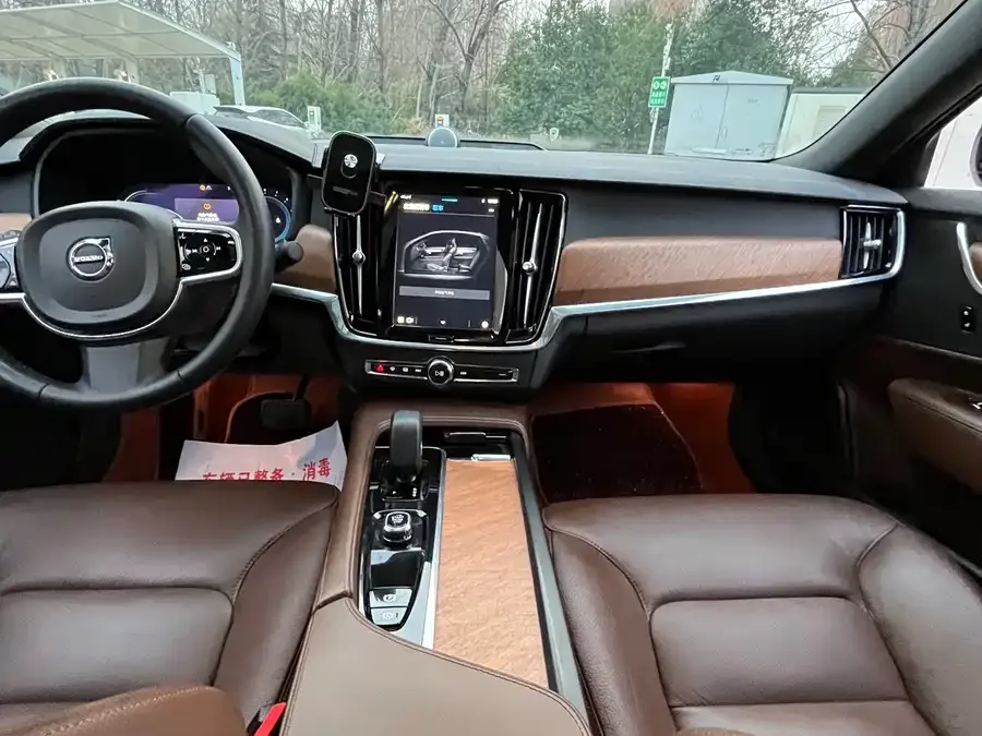 Volvo S90 2024 B5 Luxury Edition 2024 — миниатюра 3