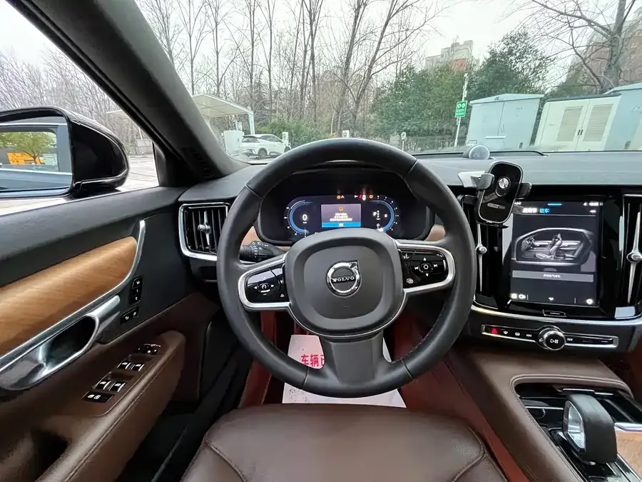Volvo S90 2024 B5 Luxury Edition 2024 — миниатюра 4