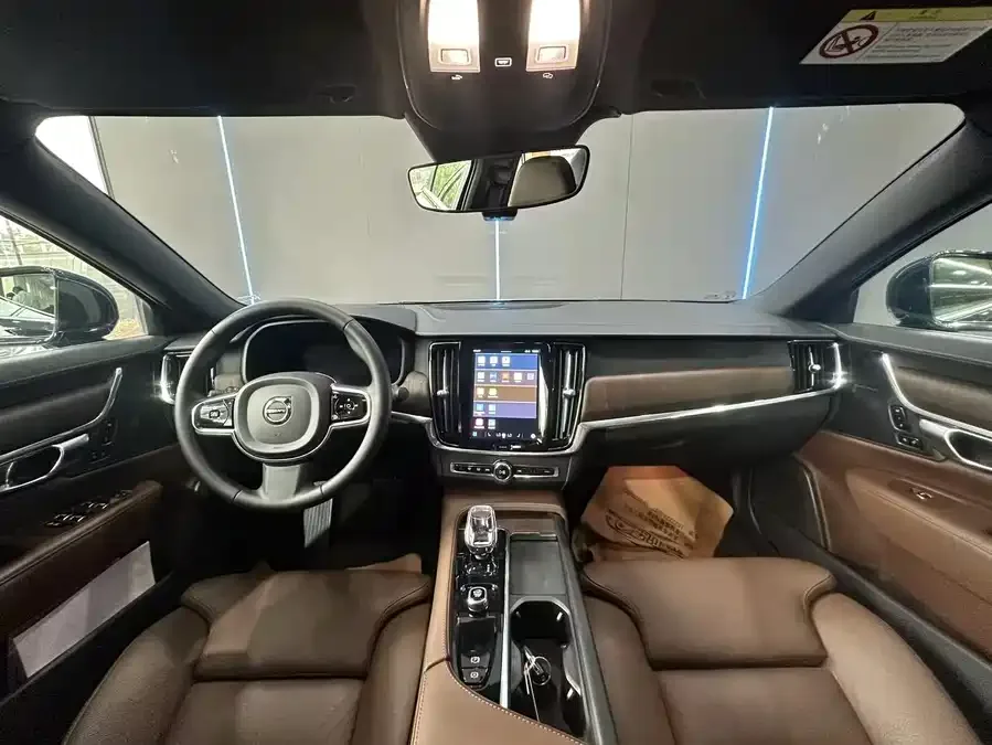 Volvo S90 2023 B5 Zhiyuan Luxury Edition 2023 — миниатюра 3