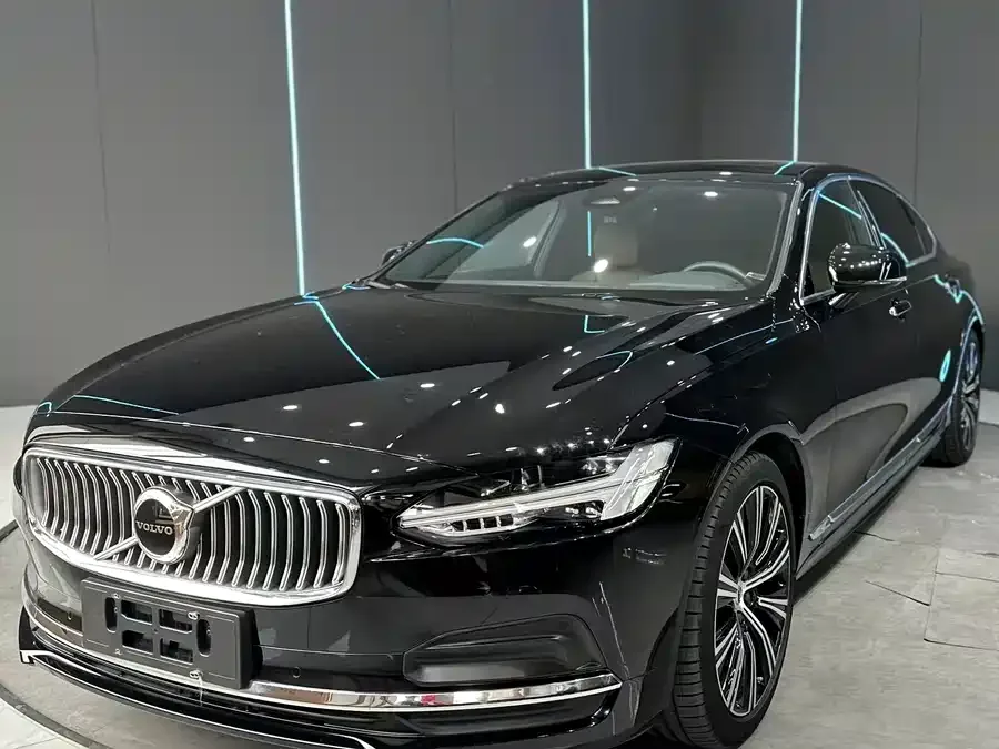 Volvo S90 2023 B5 Zhiyuan Luxury Edition 2023 — фото 1, купить с доставкой в Москву