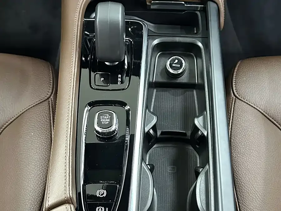 Volvo S90 2023 B5 Zhiyi Luxury Edition 2023 — миниатюра 5