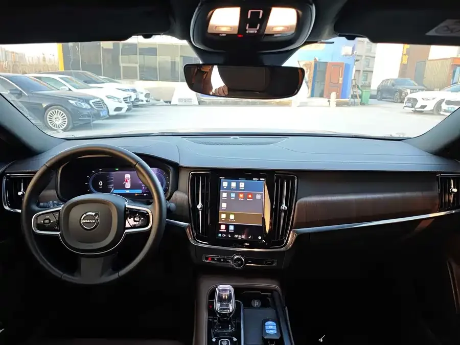 Volvo S90 2023 B5 Zhiyuan Luxury Edition 2023 — миниатюра 2
