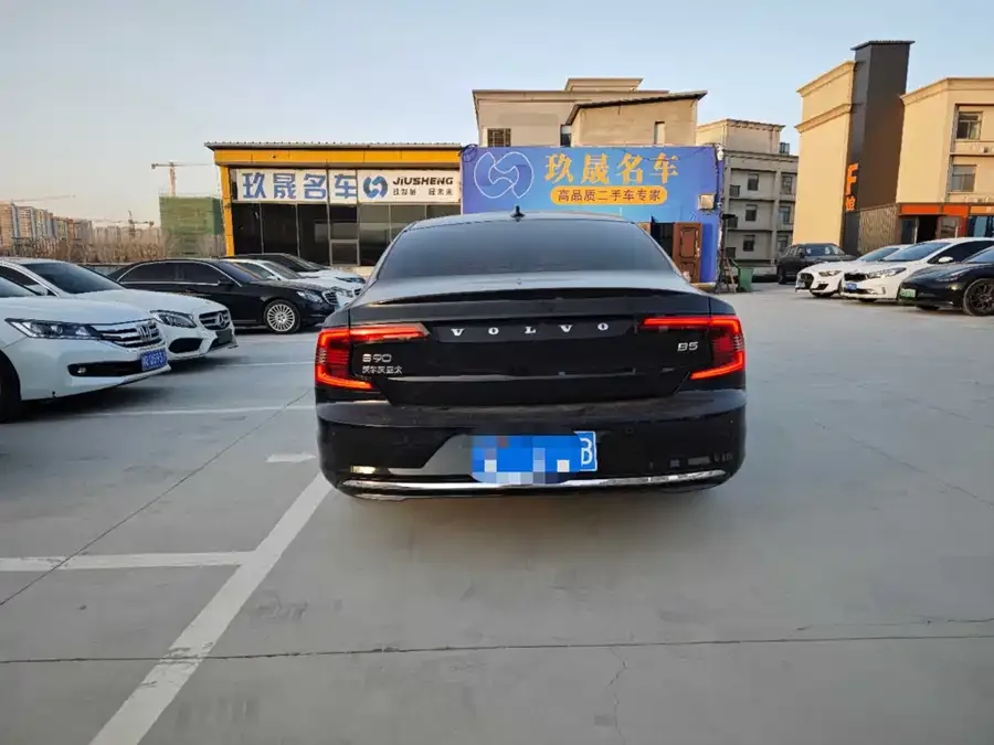 Volvo S90 2023 B5 Zhiyuan Luxury Edition 2023 — миниатюра 5