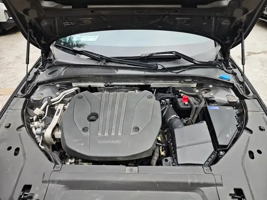 Volvo S90 2022 B5 Zhiyuan Luxury Edition 2022 — миниатюра 2